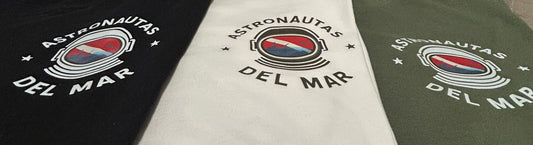 Camiseta Astronautas del Mar con dos logos. Caqui