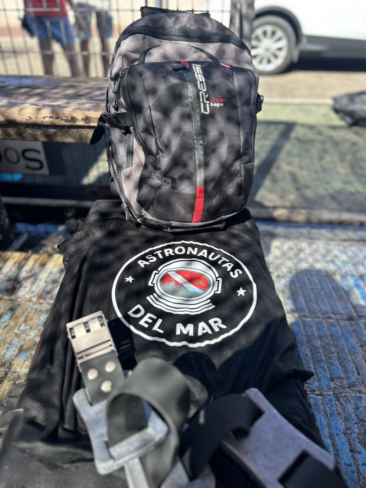 Camiseta Astronautas del Mar un logo.